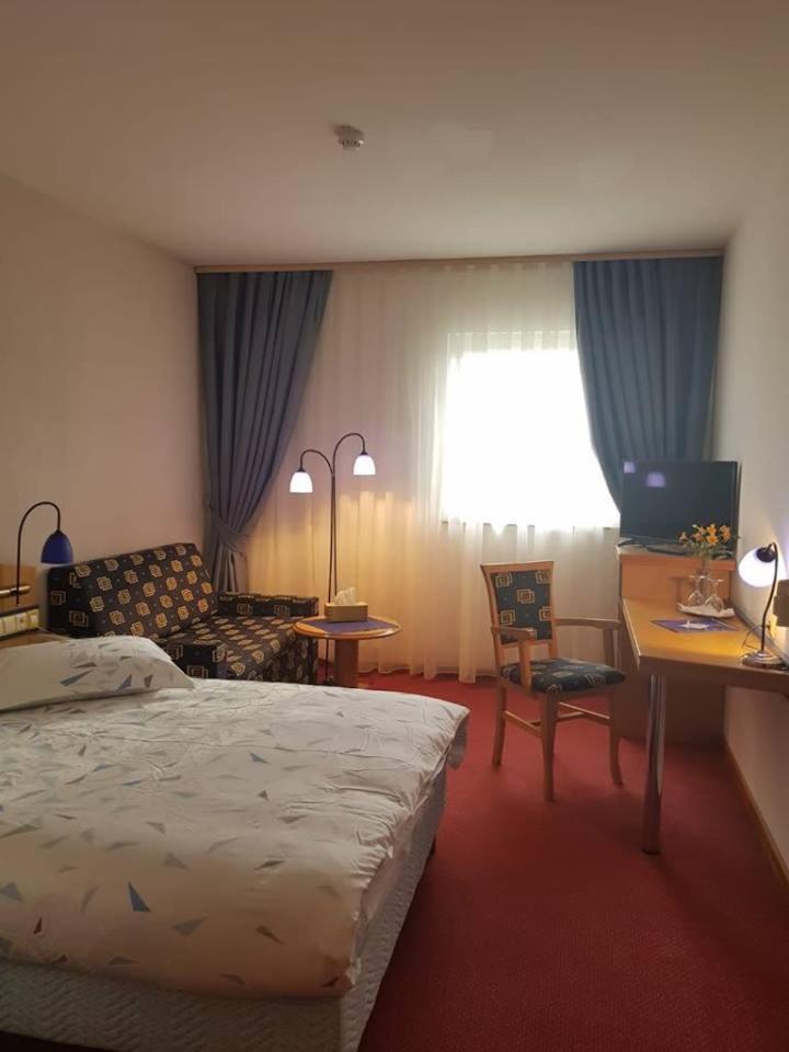 Iris Hotel Bors Luaran gambar